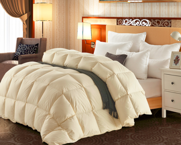 1,原料來源安徽省是國(guó)內(nèi)羽絨及制品生產(chǎn)和出口大省,因此霞珍羽絨被